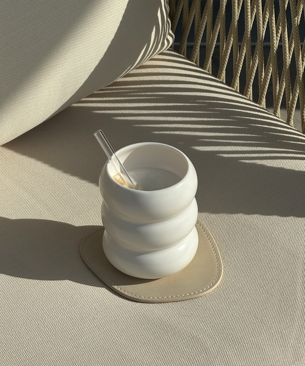 Wellenförmiger Keramik Becher Weiß | Mya