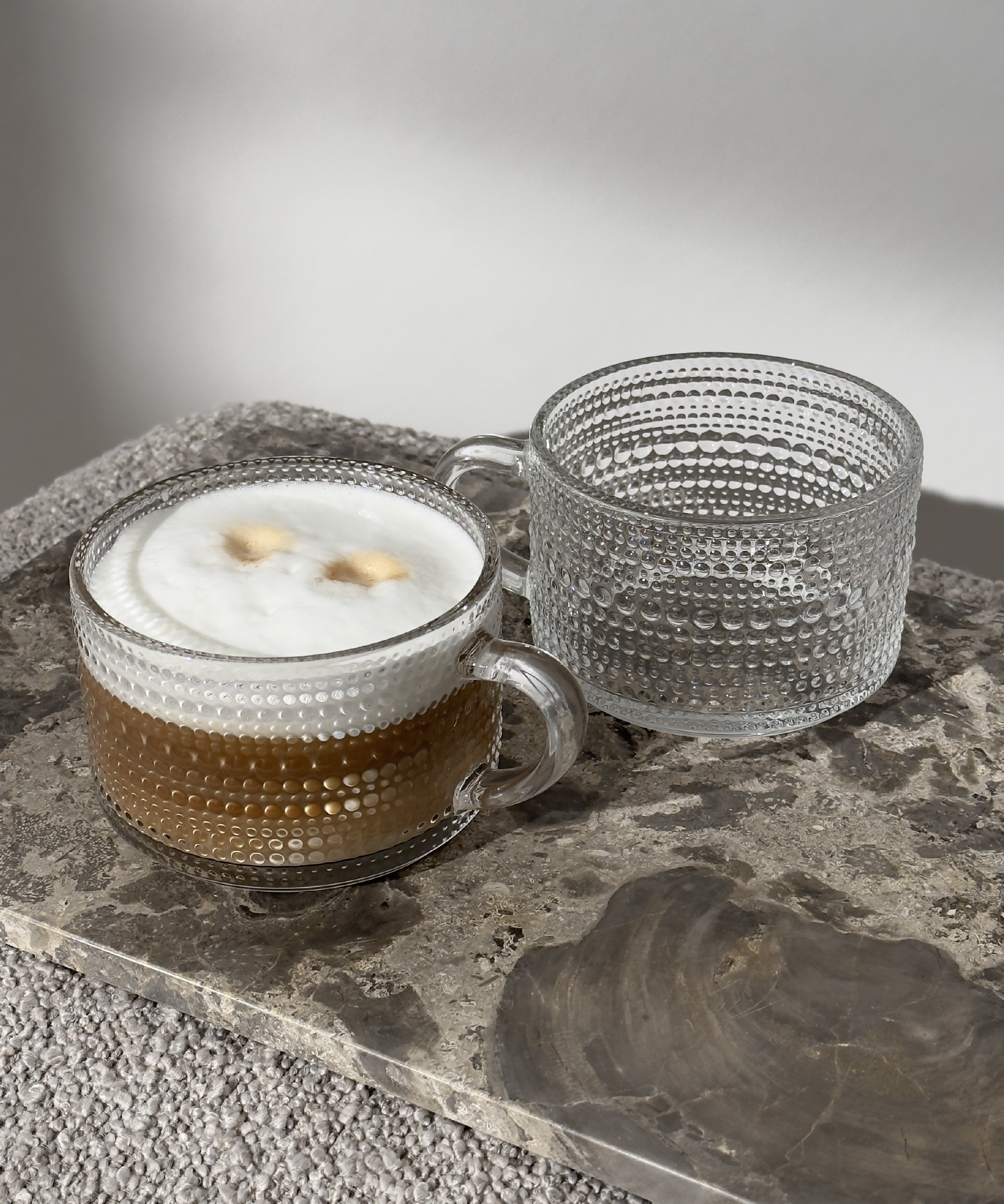 Perlenbesetzte Glastasse | Atlanta