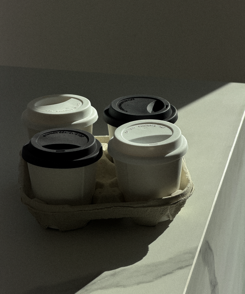 Keramik To-Go Becher mit schwarzem Silikon-Deckel aus der Serie Brooklyn – Draufsicht
