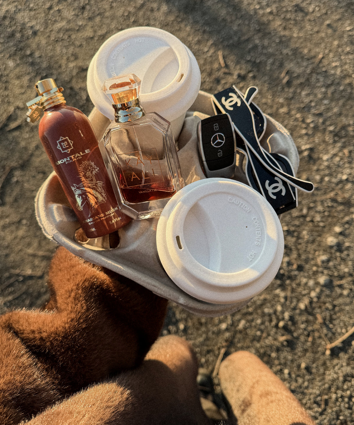 Keramik To-Go Becher mit weißem Silikon-Deckel aus der Serie Brooklyn – Produktansicht im Überblick