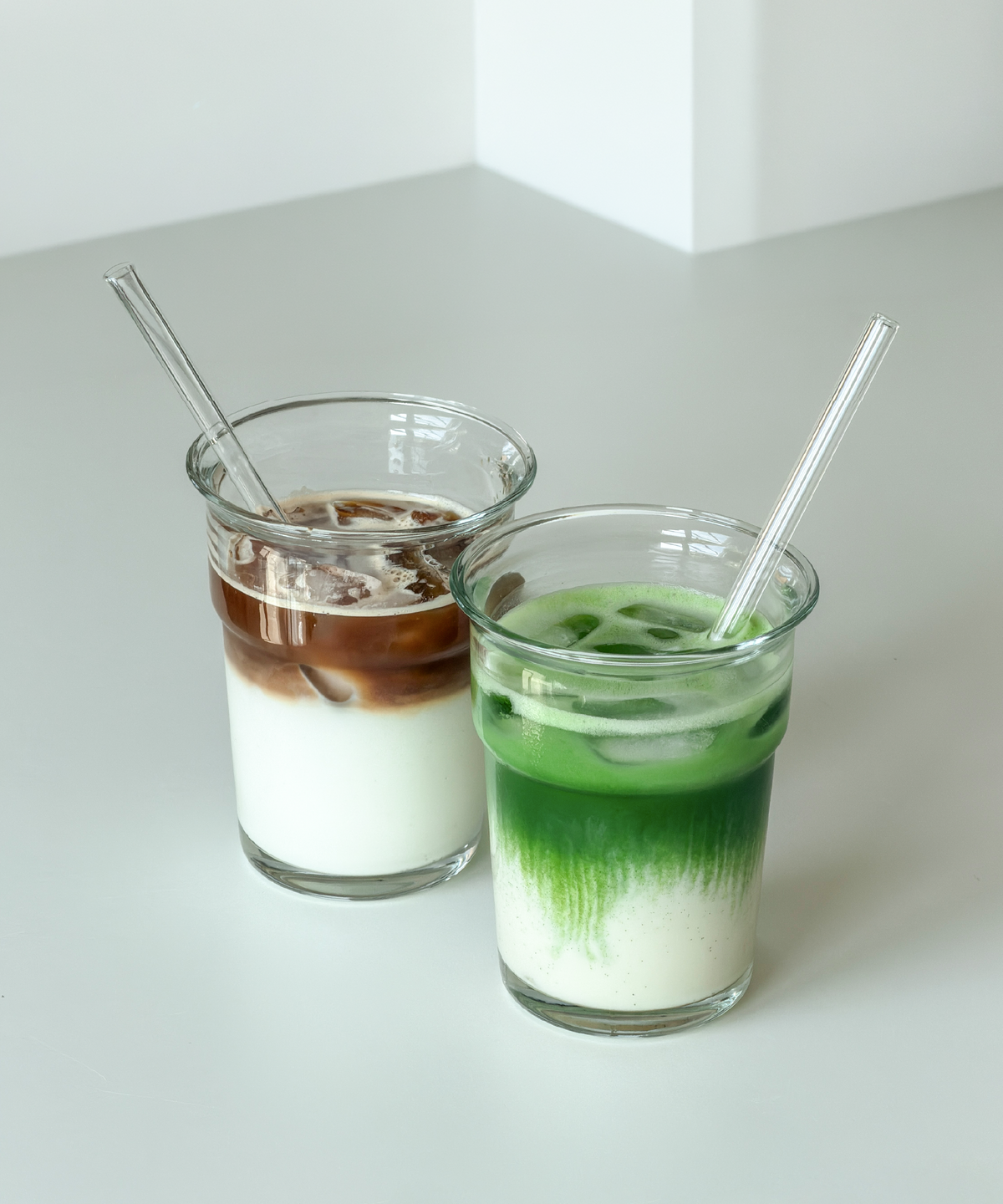 Klares Trinkglas im To-Go Design aus der Serie Liva – Detailansicht