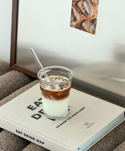 Klares Trinkglas im To-Go Design aus der Serie Liva – Draufsicht auf das Glas