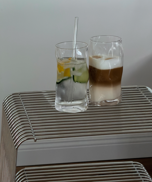 Großes Trinkglas im skulpturalen Design | Glace