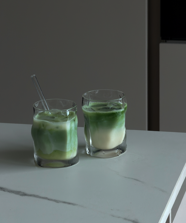 Kleines Trinkglas im skulpturalen Design | Glace
