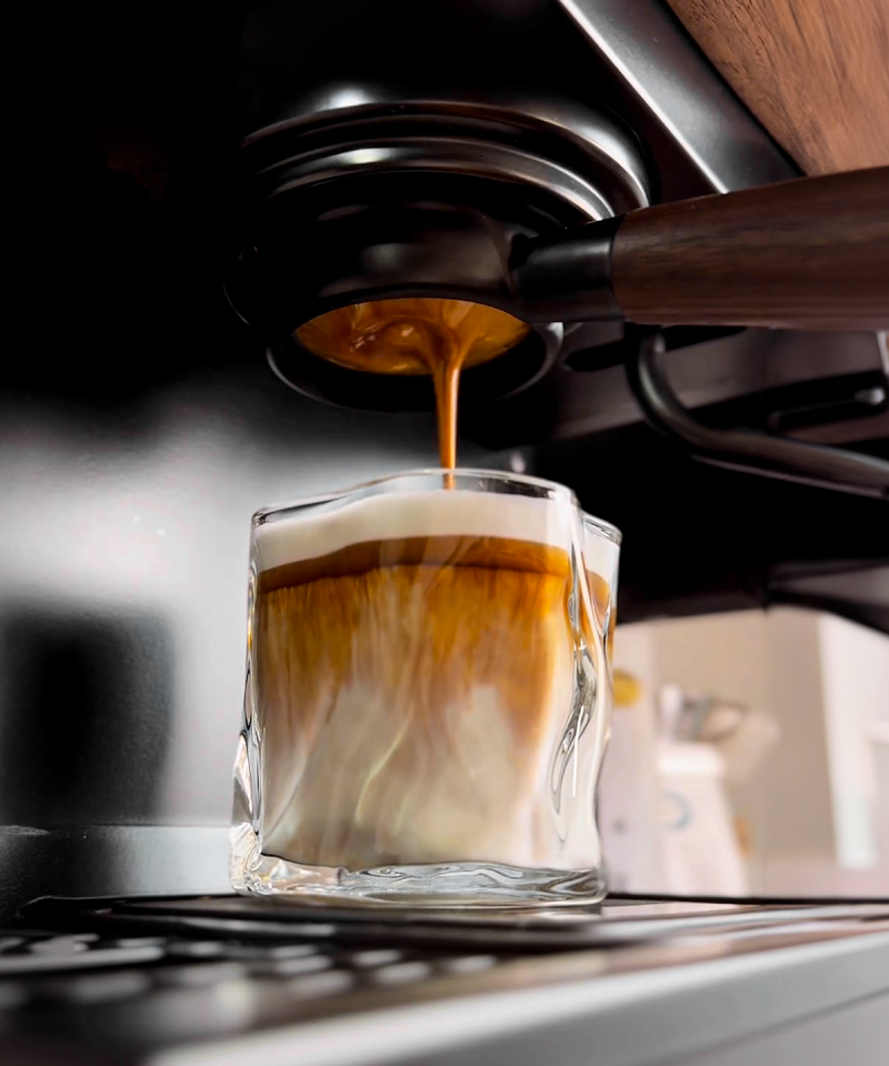 Barista Bundle mit Keramik Bechern und Tassen – Produktansicht