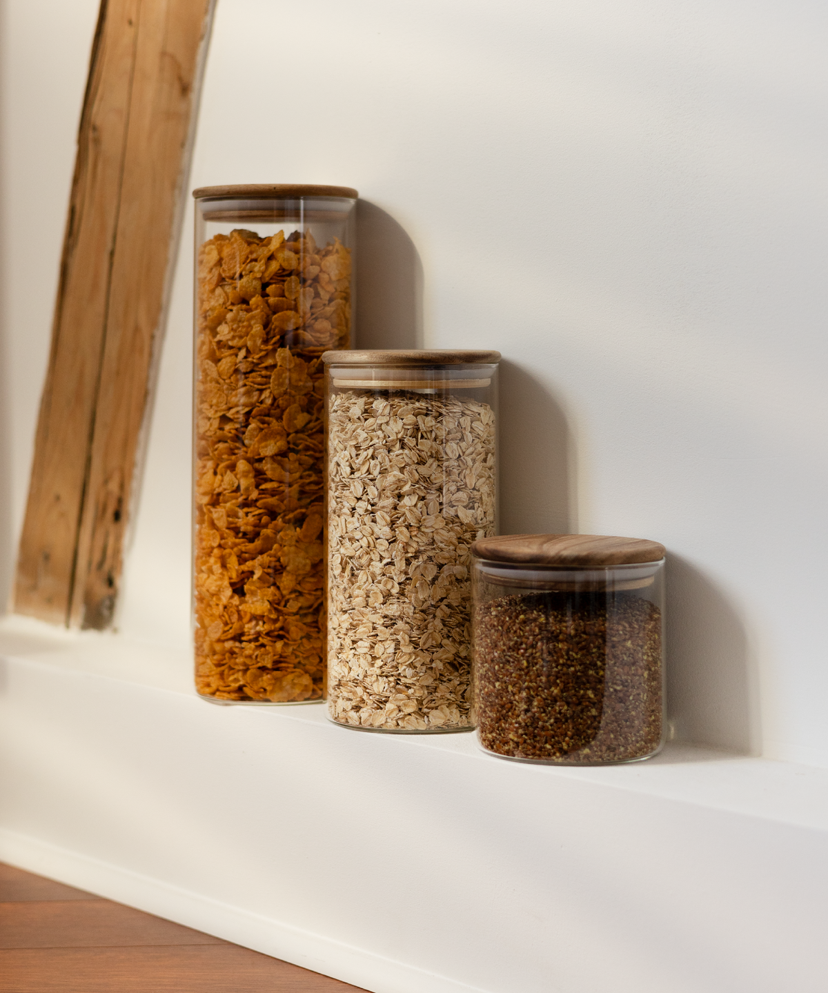 Mittleres Aufbewahrungsglas aus der Serie Caya – Nahaufnahme des Materials