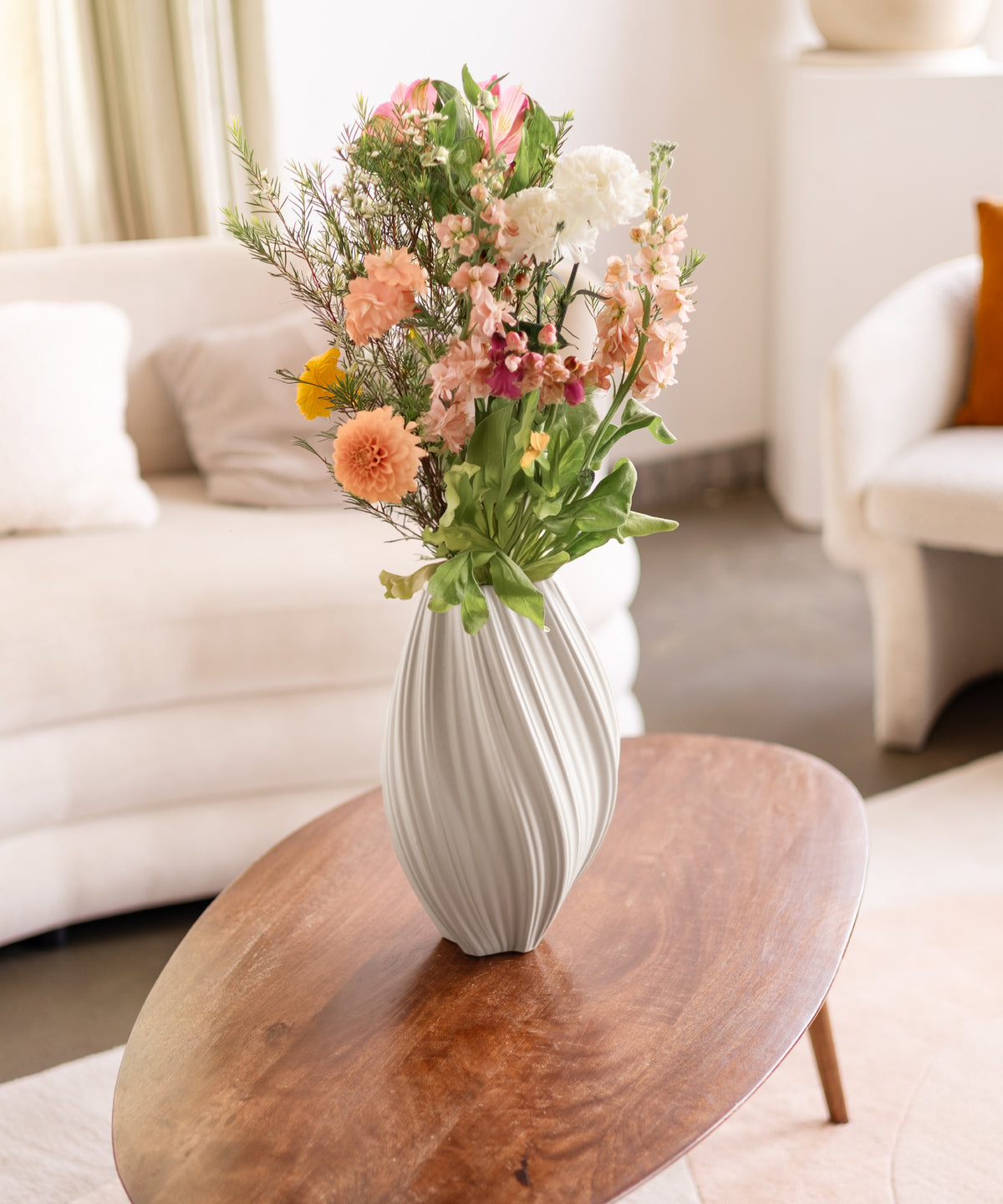 Längliche Keramik Vase Weiß
