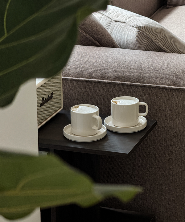 Tasse mit Untertasse in Cremeweiß glänzend | Nia