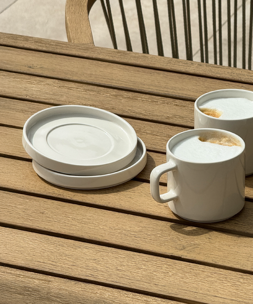 Untertasse in Cremeweiß glänzend aus der Serie Nia – Detailansicht