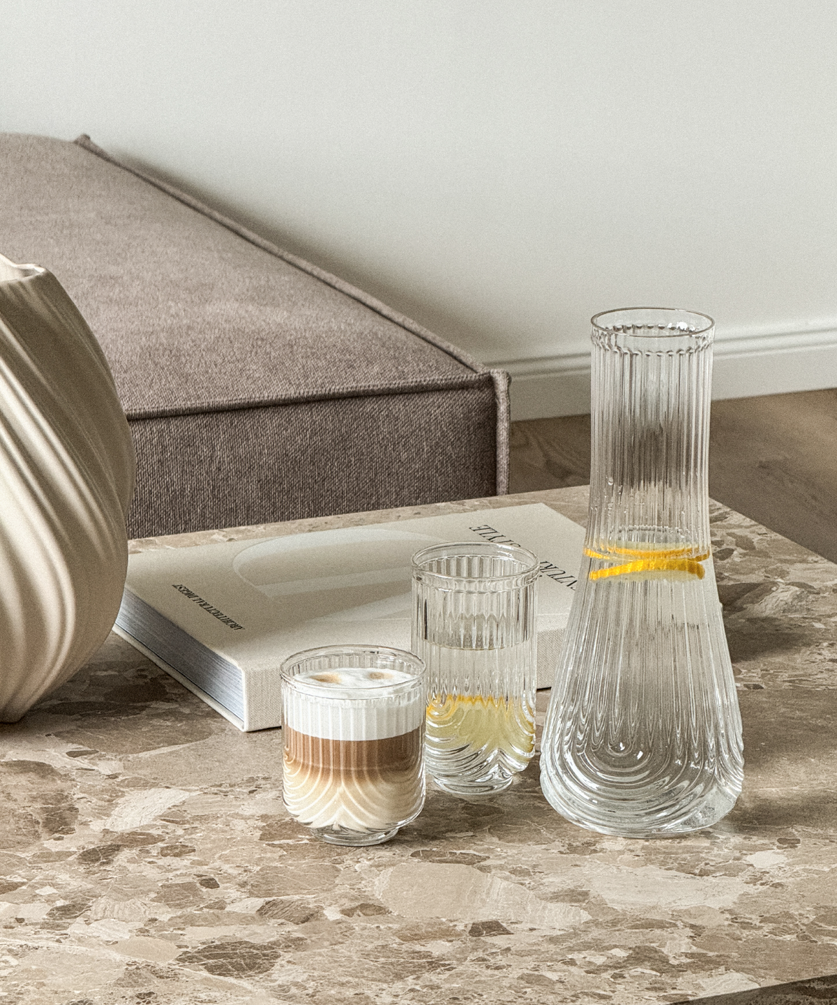 Karaffe im Bogen-Design aus der Design-Serie Rom – Größenübersicht