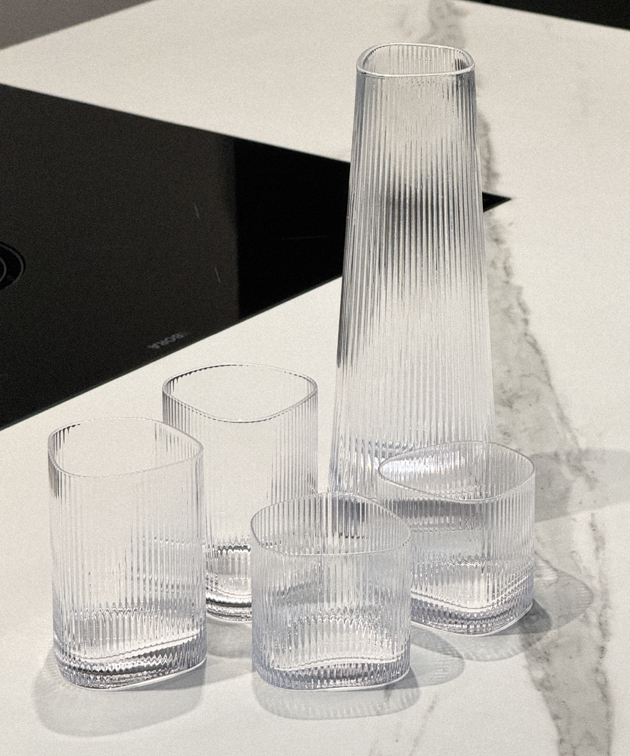 Großes Trinkglas im gerillten Design | Venice