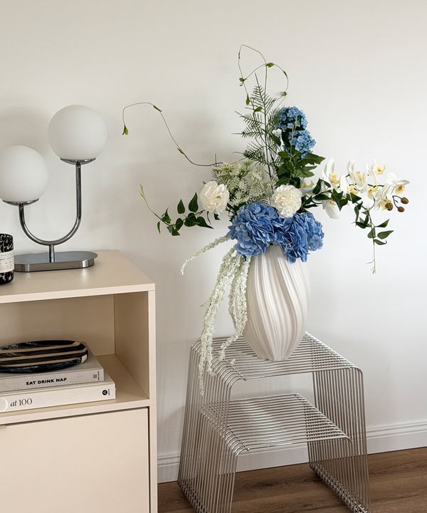 Azure Breeze 11er Bouquet in Hellblau, Weiß & Grün | Bloom