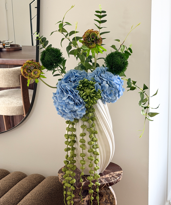 Blue Botanica 11er Bouquet in Hellblau & Grün | Bloom