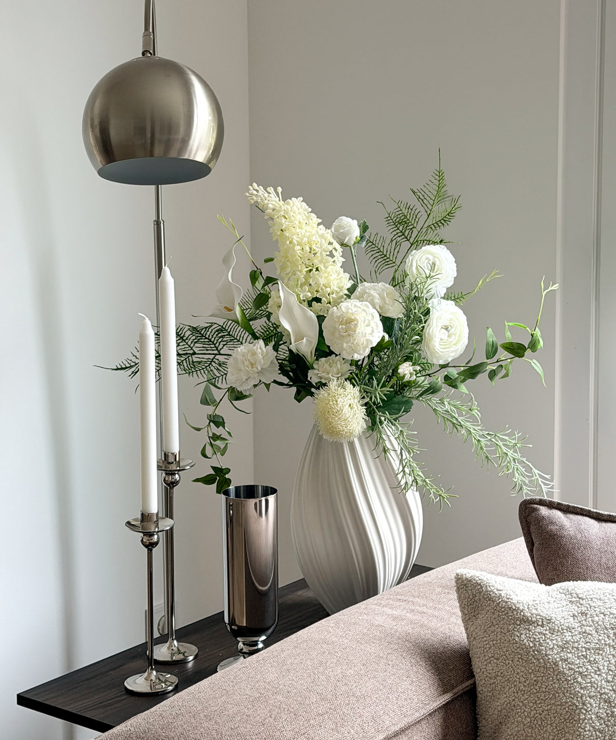 Realistisches Kunstblumen-Bouquet Ivory Grace 11er in Weiß und Grün – bloom collection von 7 O'CLOCK