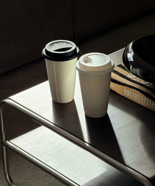 Großer Keramik To-Go Becher mit weißem Silikon-Deckel | Brooklyn