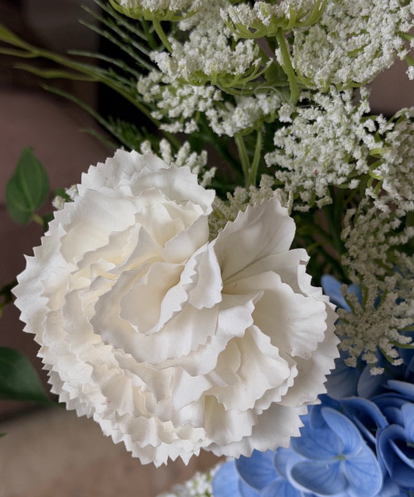 Azure Breeze 11er Bouquet in Hellblau, Weiß & Grün | Bloom