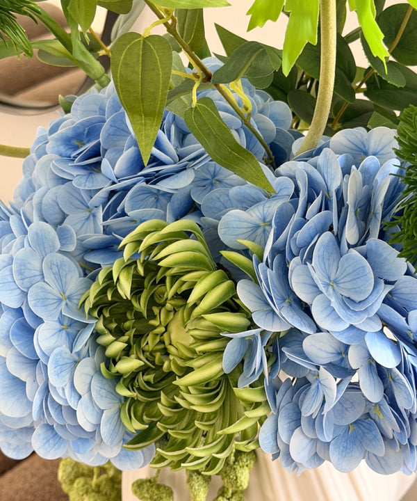 Blue Botanica 11er Bouquet in Hellblau & Grün | Bloom