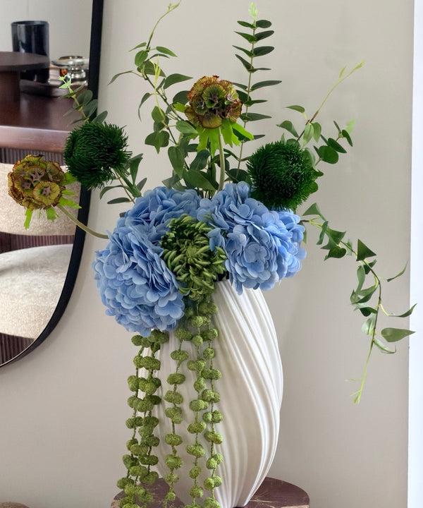 Blue Botanica 11er Bouquet in Hellblau & Grün | Bloom