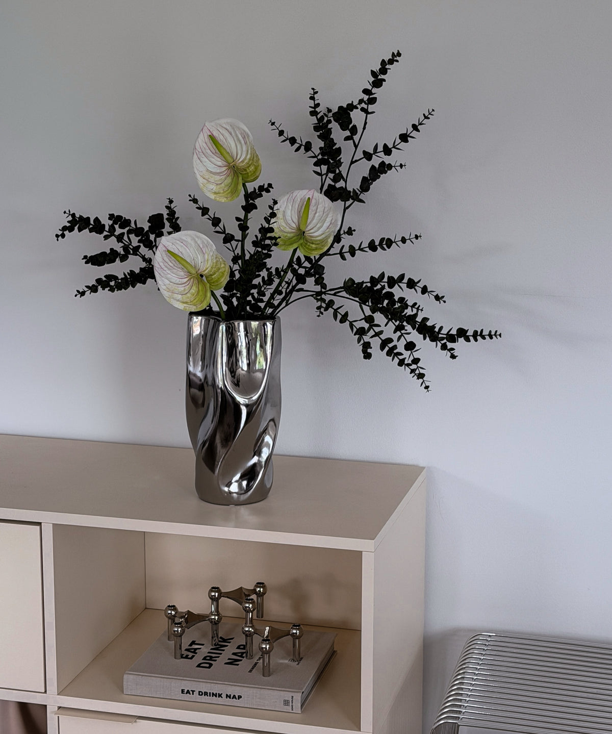 Große Keramikvase in Spiegel Optik mit weich geschwungener Silhouette | Livia