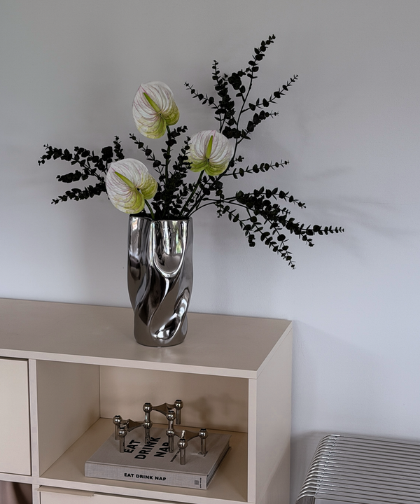 Große Keramikvase in Spiegel Optik mit weich geschwungener Silhouette | Livia