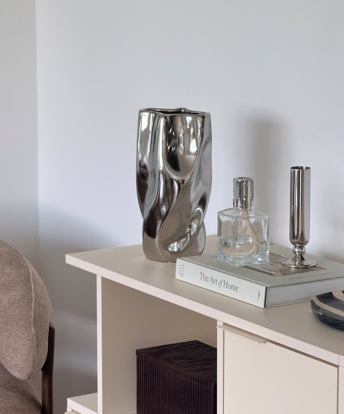 Große Keramikvase in Spiegel Optik mit weich geschwungener Silhouette | Livia