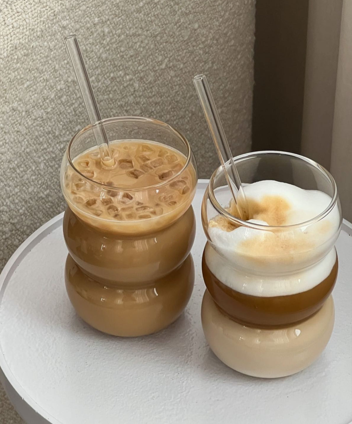 Großes Trinkglas mit drei Bubbles aus der Serie Rio – Seitenansicht im Detail
