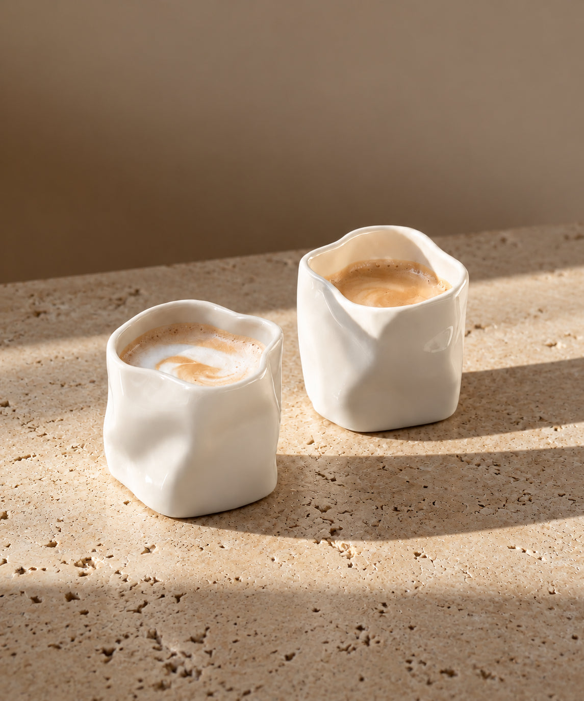 Organischer Keramik Becher Cremeweiß