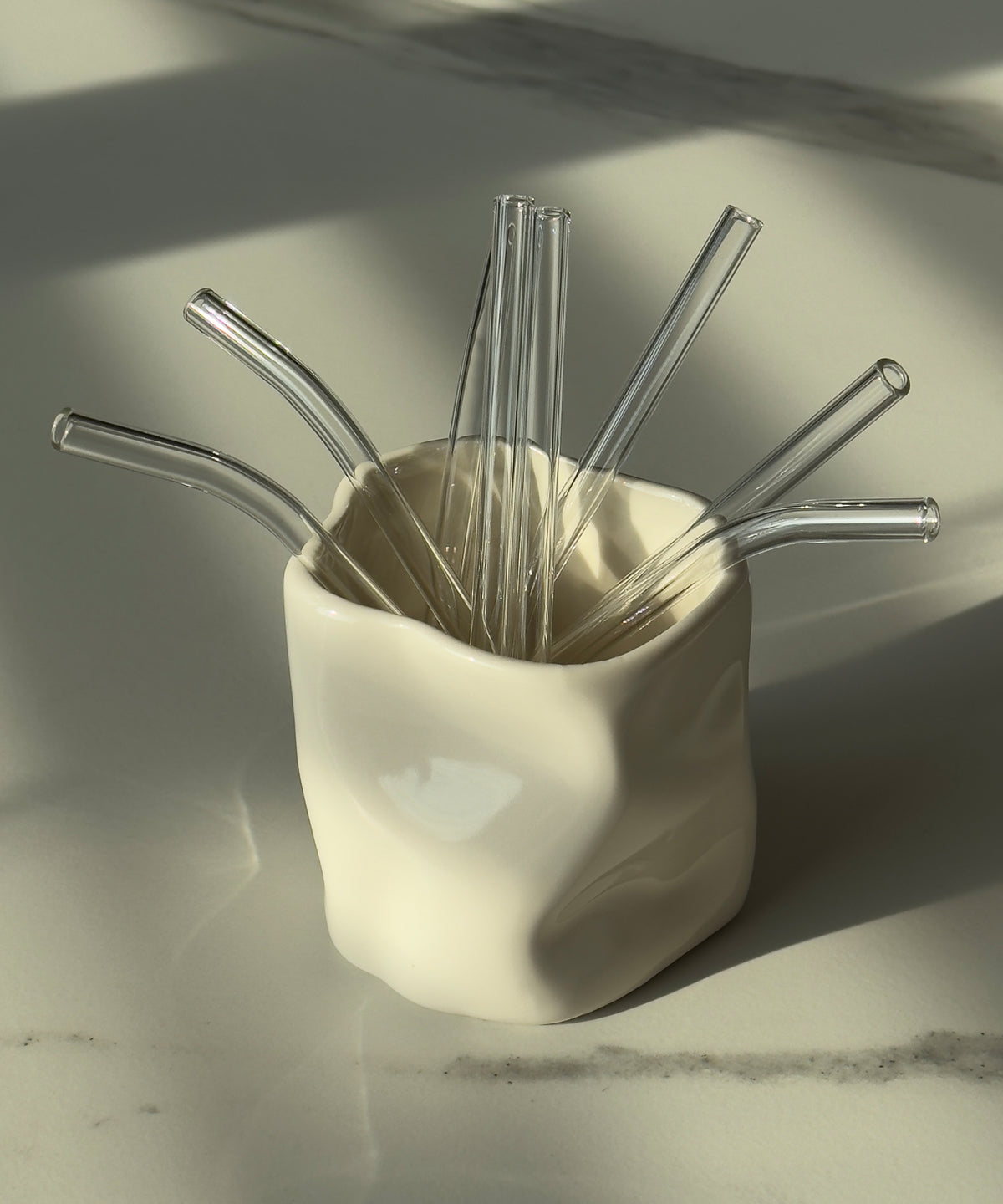 Kurze Glasstrohhalme im 8er Set aus der Serie Aris – Nahaufnahme der Oberfläche