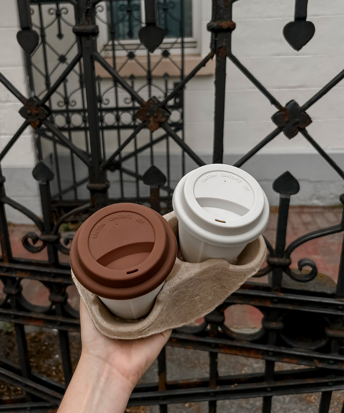 To-Go Becher Silikon-Deckel im 2er Set Braun aus der Serie Brooklyn – Seitenansicht