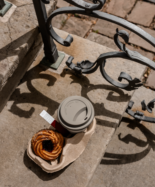 To-Go Becher Silikon-Deckel im 2er Set Taupe aus der Serie Brooklyn – Draufsicht