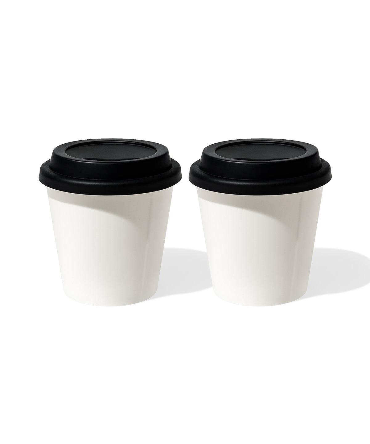 Keramik To-Go Becher mit schwarzem Silikon-Deckel – brooklyn collection von 7 O'CLOCK