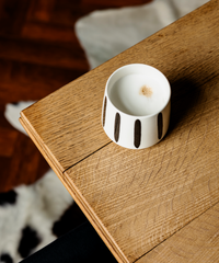 Cappuccino Becher mit schwarzen Streifen | Miro
