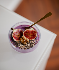 Dessertschale aus Glas aus der Serie Drapé – Nahaufnahme des Materials