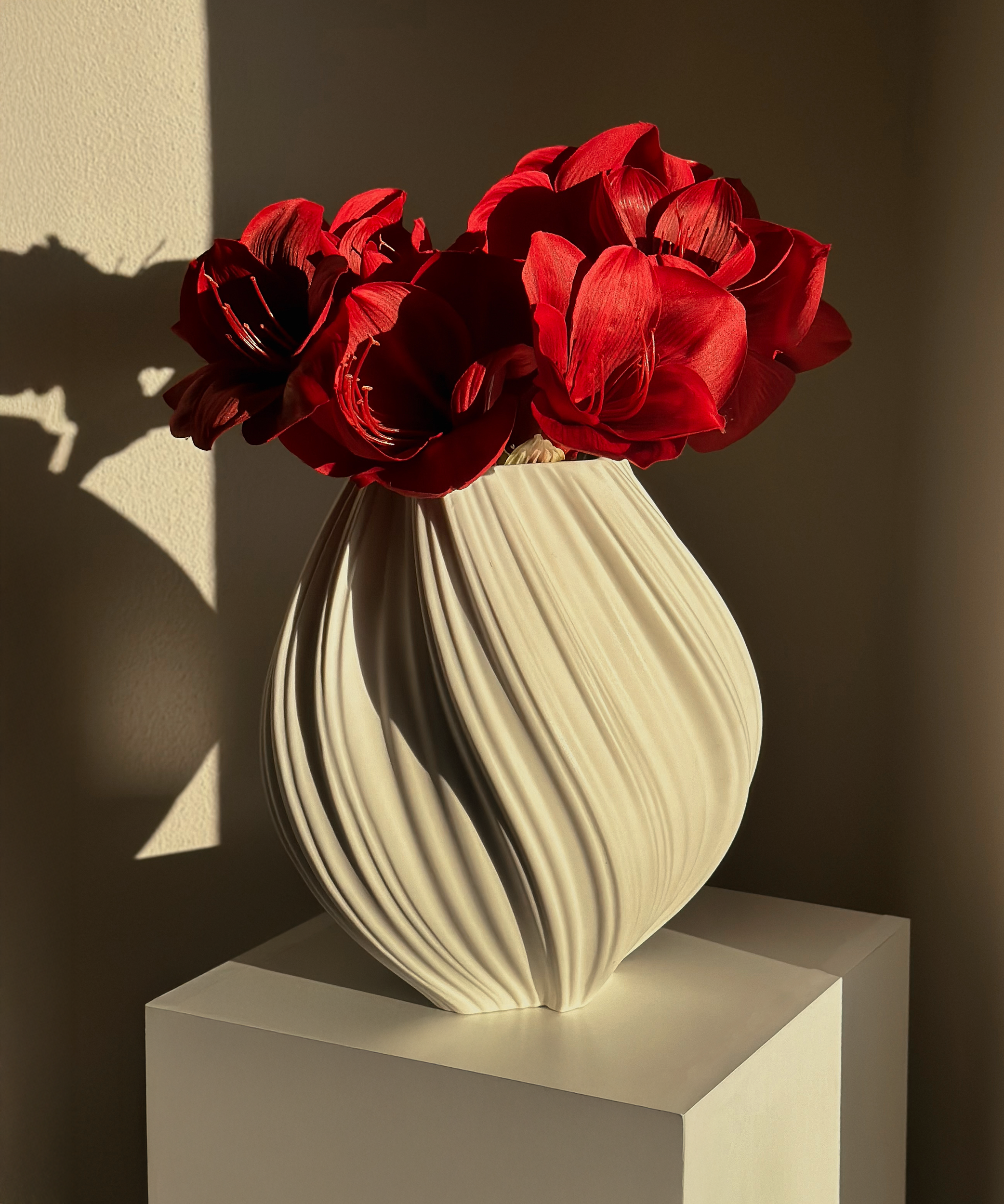 Set aus großer und kleiner Keramik Vase in Beige | Flora