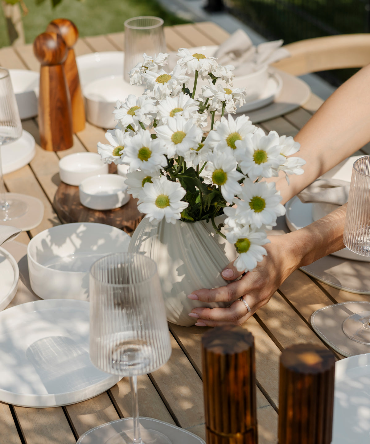Kleine Keramik Vase in Cremeweiß