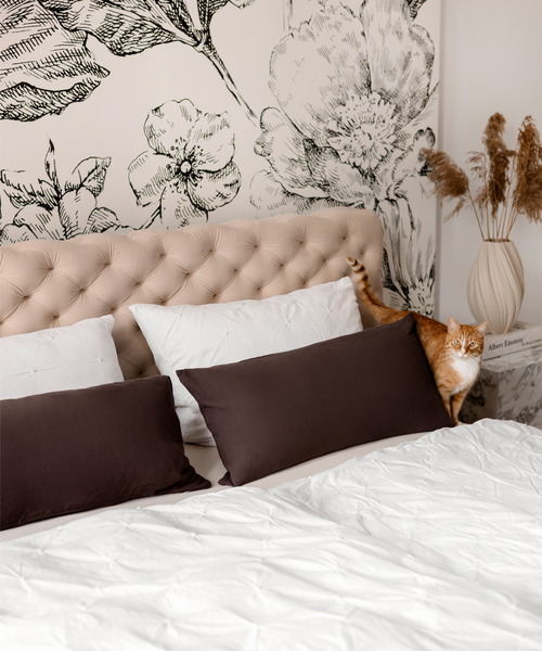 Musselin Kissenbezug 40×80cm in Dunkelbraun aus der Serie Haven – Detailansicht