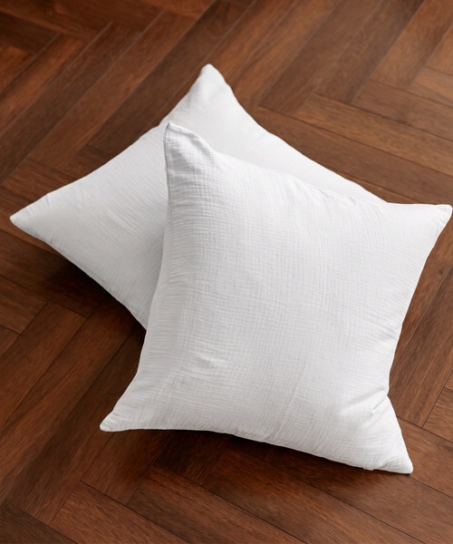 Musselin Kissenbezug 50×50cm in Weiß aus der Serie Haven – Nahaufnahme der Oberfläche