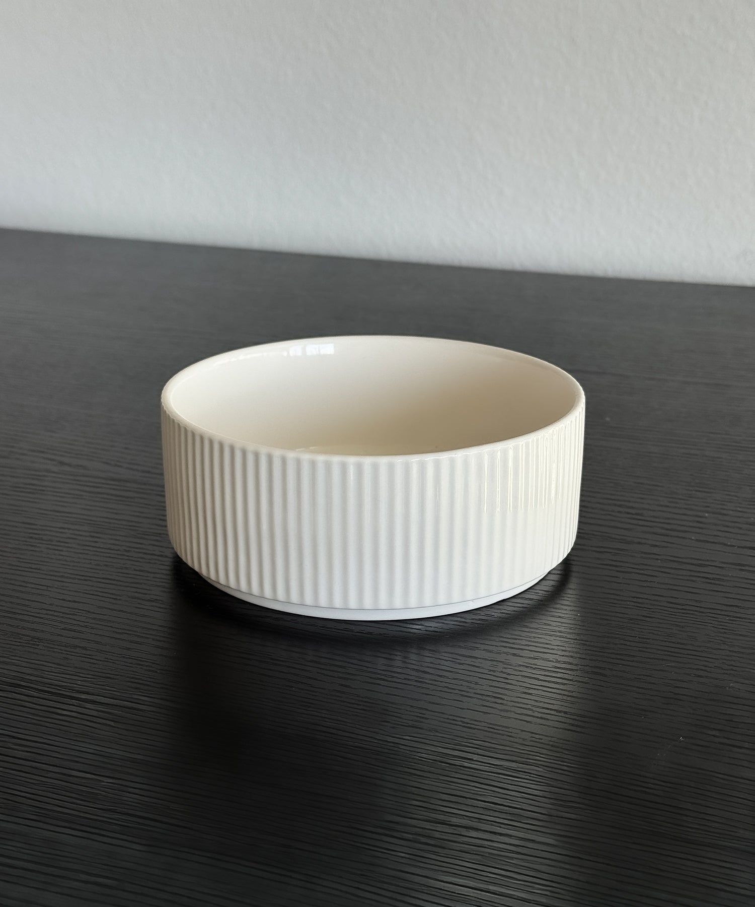 Kleine gerillte Bowl cremeweiß | Nia