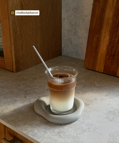 Gerilltes Trinkglas im To-Go Design | Liva