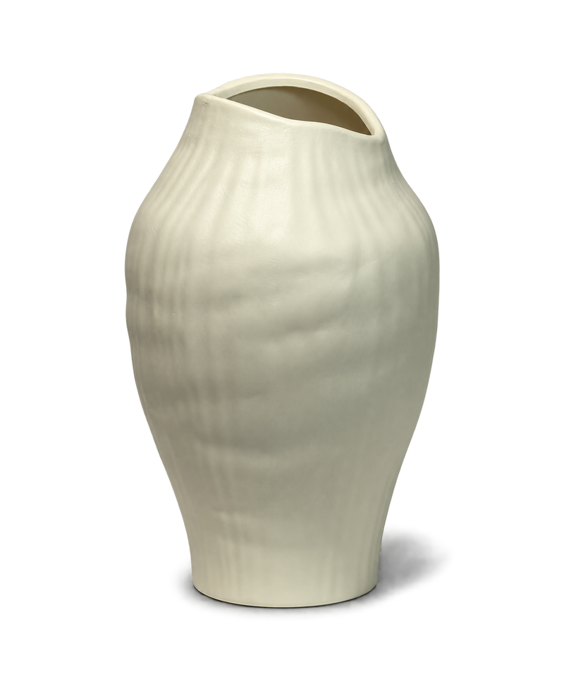 Große Keramikvase Maira in warmem Cremeweiß mit weich geformter Silhouette
