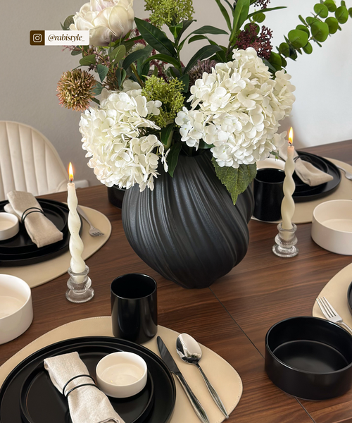 Teller- und Glasuntersetzer in Taupe und Creme aus der Serie Jade – Draufsicht