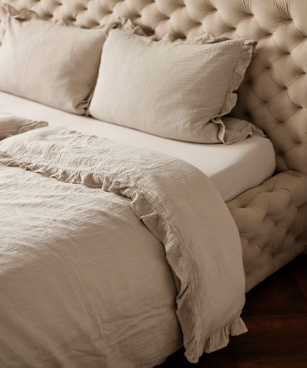Gerüschte Musselin Einzelbettwäsche in Beige, Serie Haven – Detailansicht