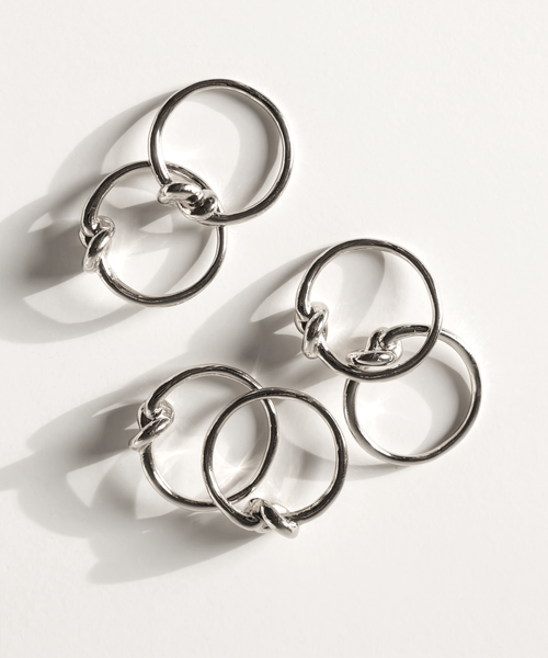 Serviettenringe Silber im 6er Set aus der Serie Tye – im Wohnambiente
