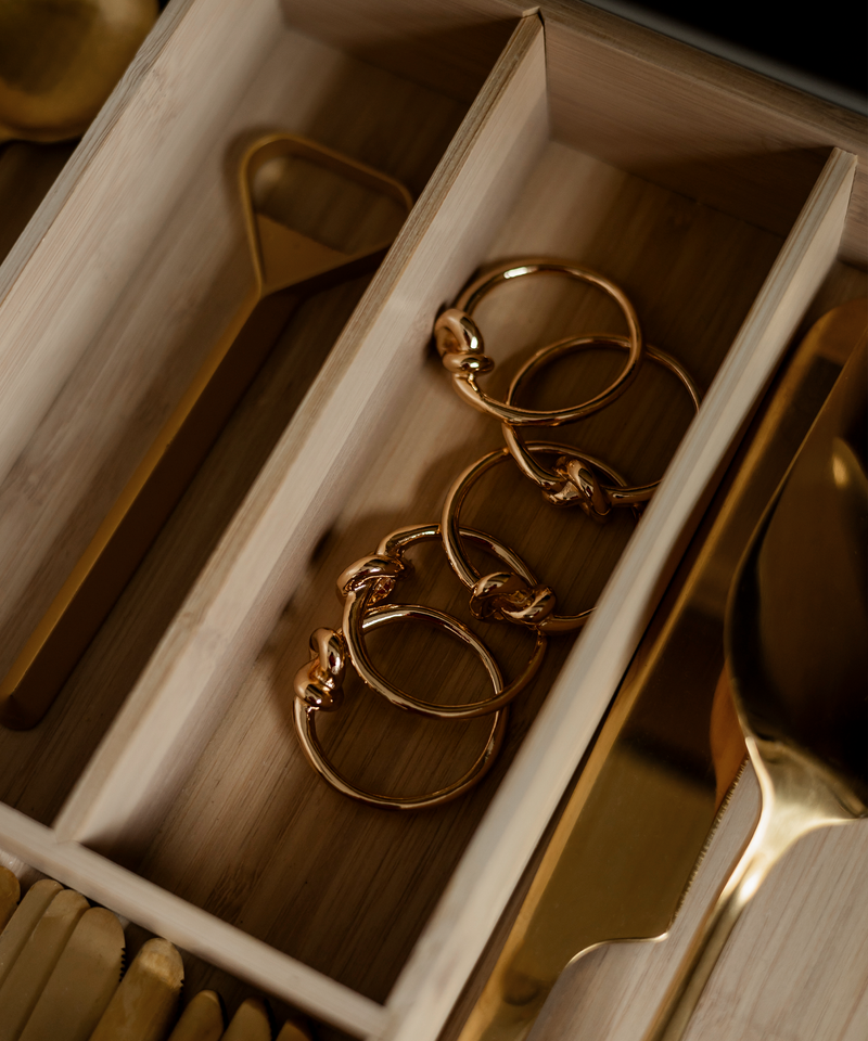 Serviettenringe in Gold und Silber im 2x 6er Set aus der Serie Tye – Seitenansicht