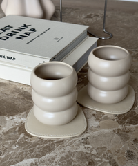 Wellenförmiger Keramik Becher Beige | Mya