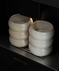 Wellenförmiger Keramik Becher Weiß | Mya