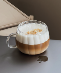 V-Day Edition Glastasse im gestreiften Design | Norway