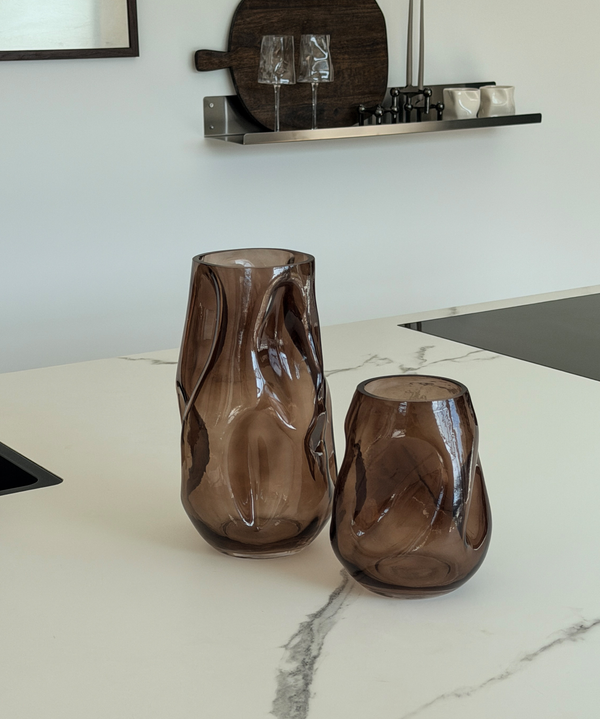 Glasvasen-Duo aus braunem Rauchglas | Nuru