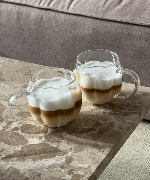 Glastasse im Streifen-Design aus der Serie Oslo – Detailansicht