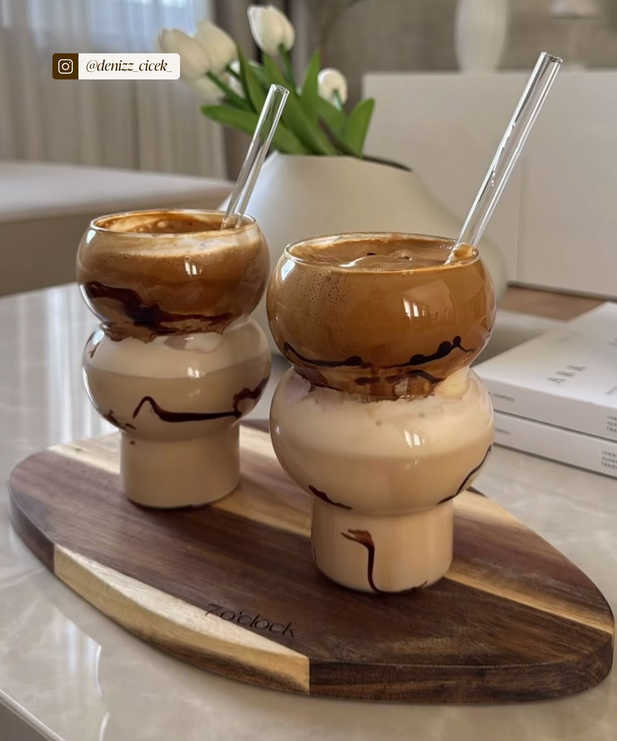 Großes Trinkglas mit zwei Bubbles aus der Serie Tokyo – Produktansicht im Wohnambiente